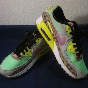 Nike Air Max 90 LX Illusion Green Size 9 Womens CW3499-300
